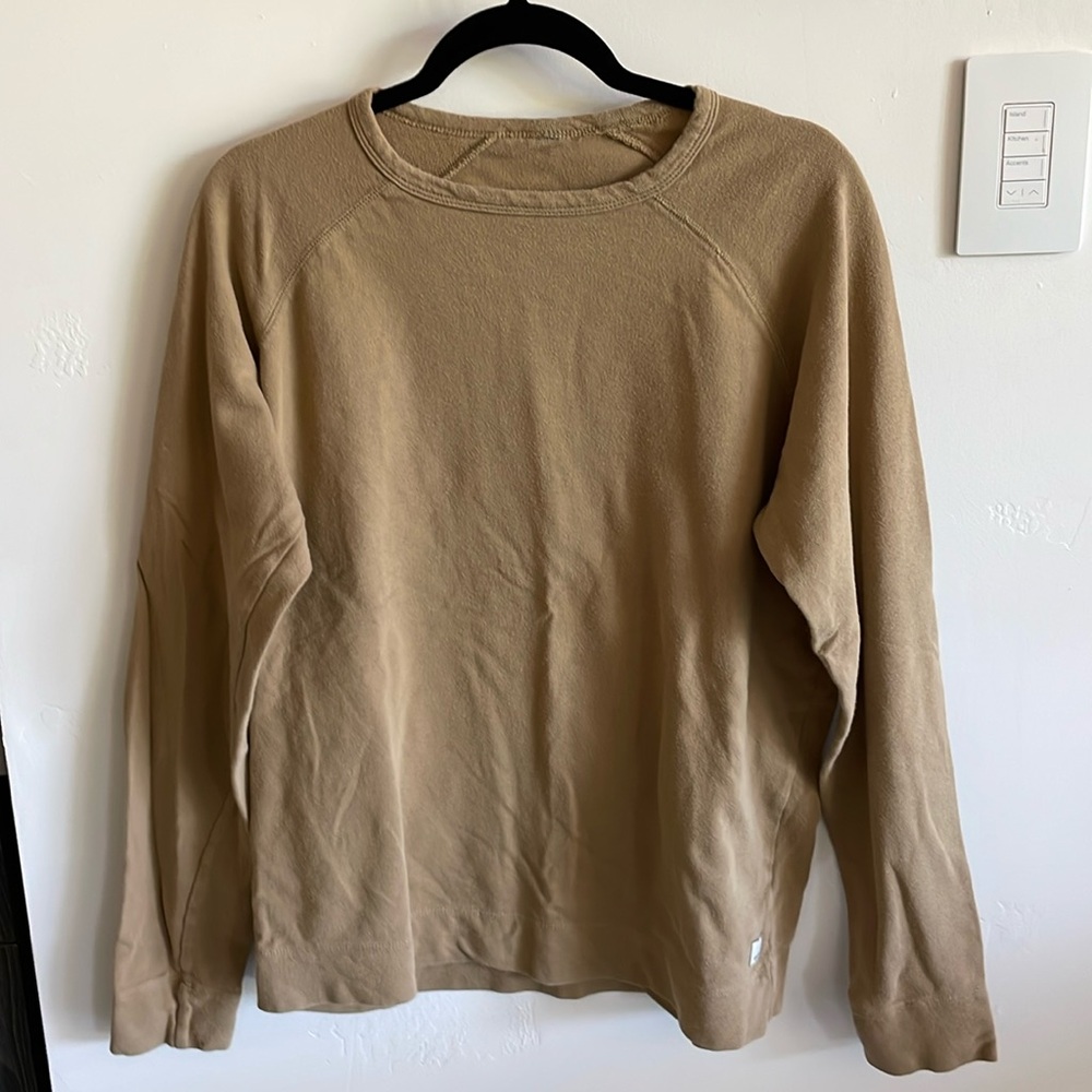 Vuori Men's Vital Crewneck Wheat Brown M Pullover Long Sleeve Shirt/Sweatshirt